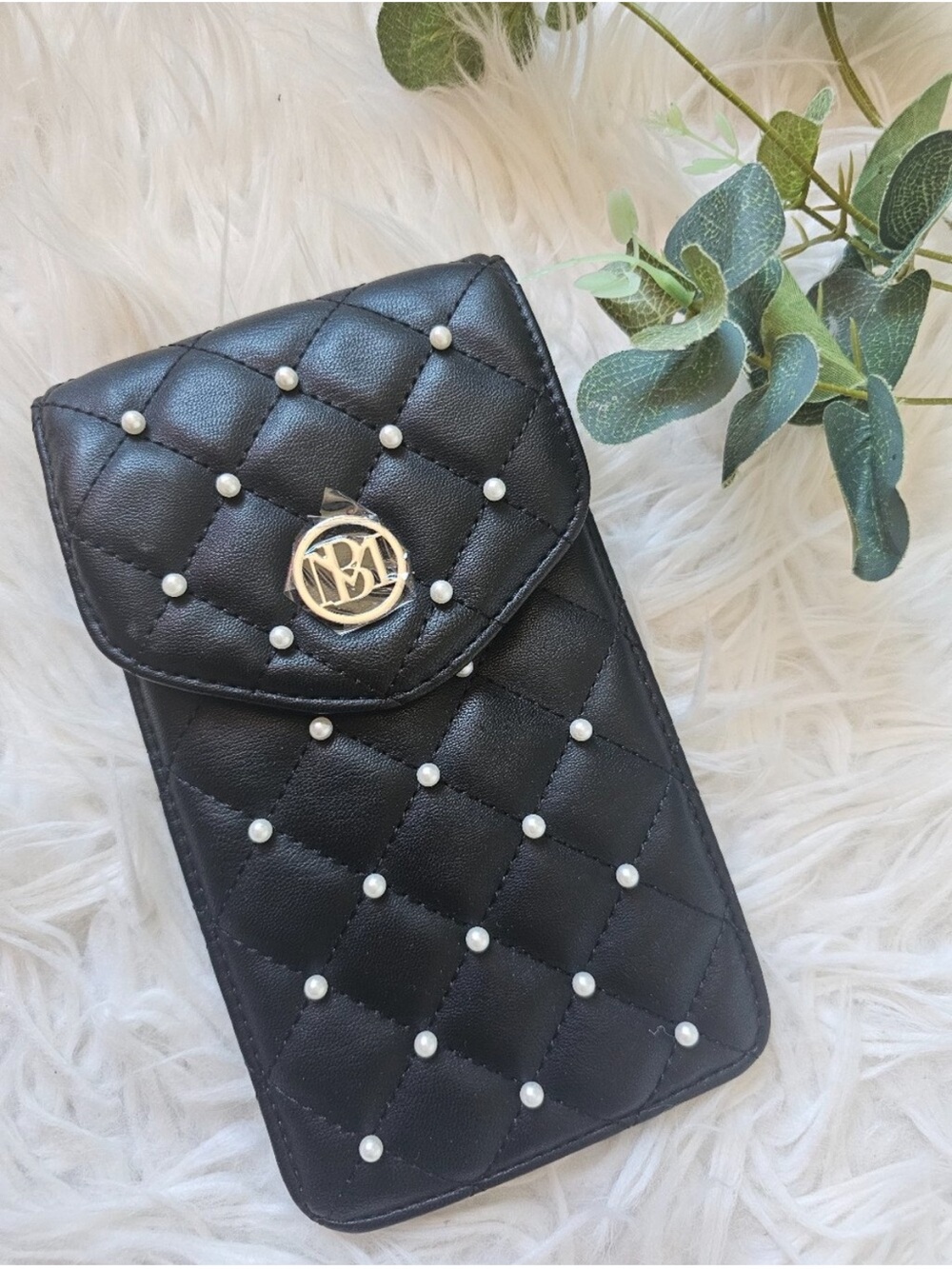 Badgley Mischka Black Quilted Pearl Phone Holder Wallet (NWOT)